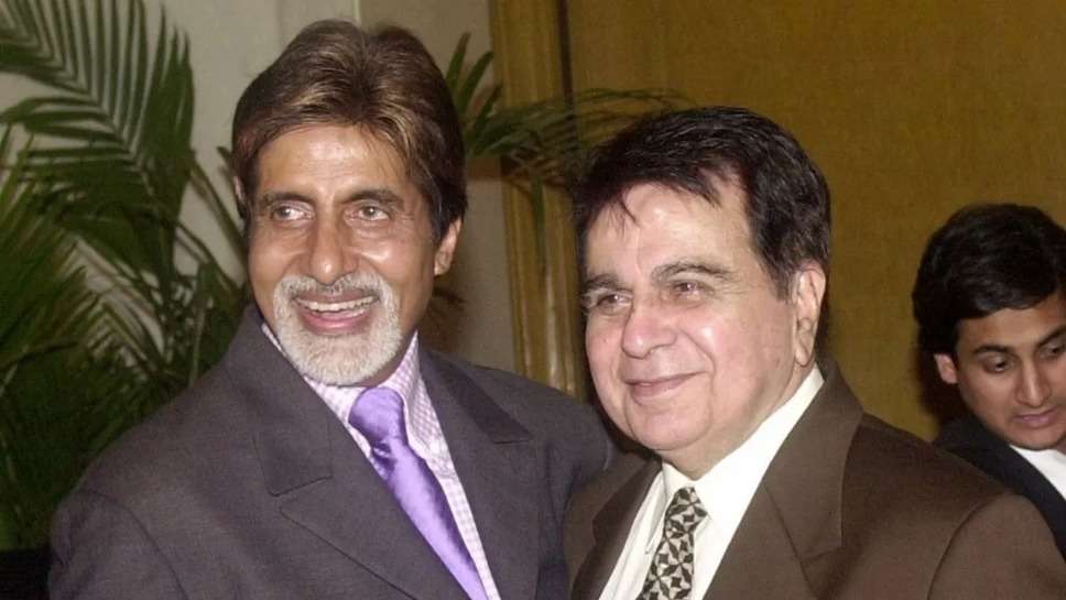 ब्लैक देखने के बाद Amitabh Bachchan के फैन हो गए थे Dilip Kumar, थिएटर के बाहर किया था बिग बी का इंतजार