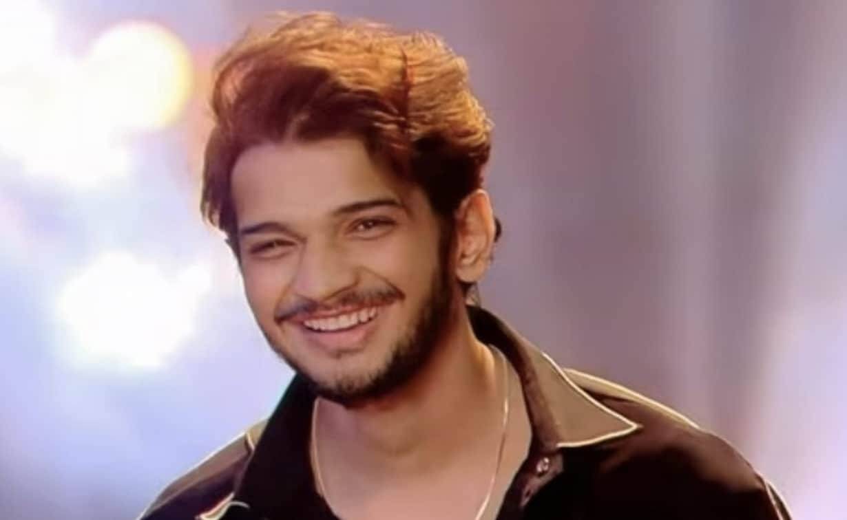 Bigg Boss 17 Winner: मुनव्वर फारूकी बने बिग बॉस 17 के विनर, चमचमाती ट्रॉफी के साथ जीती इतनी मोटी प्राइम मनी