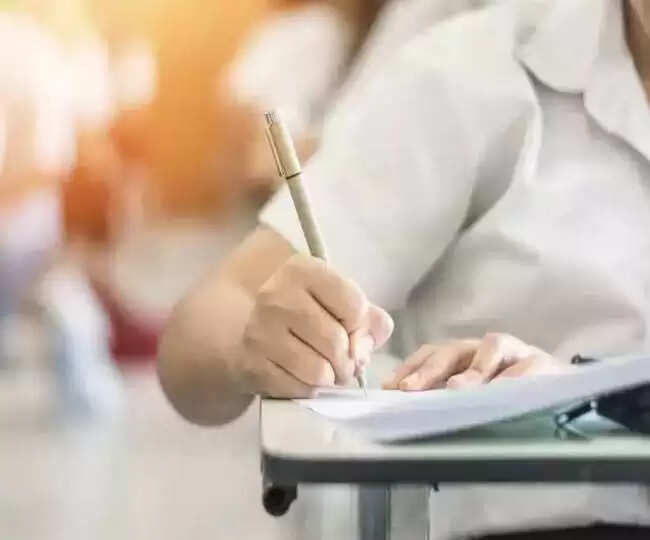 छत्तीसगढ़ के जांजगीर-चांपा जिले में नौवीं कक्षा के छात्र द्वारा फांसी लगाने का मामला सामने आया है. 