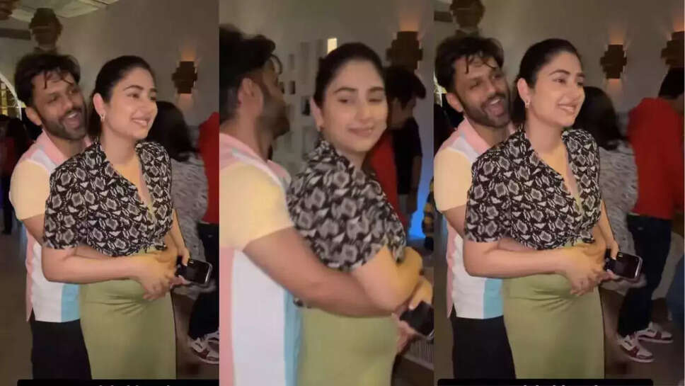 सिंगर राहुल वैद्य और टीवी एक्ट्रेस दिशा परमार ने बीते दिनों ऐलान किया था कि वे अपने पहले बच्चे के माता-पिता बनने वाले हैं. इसके बाद कपल के फैंस काफी खुश हुए और उन्हें बधाई दी. अब सोशल मीडिया पर राहुल वैद्य और दिशा परमार का एक वीडियो वायरल हो रहा है। इस वीडियो में दोनों डांस करते नजर आ रहे हैं जिसमें दिशा परमार का बेबी बंप साफ नजर आ रहा है. इस कपल के इस वीडियो को काफी पसंद किया जा रहा है और इसके साथ रिएक्शन भी आ रहे हैं.  राहुल वैद्य और दिशा परमार का वीडियो वायरल हुआ था दिशा परमार इन दिनों अपना प्रेग्नेंसी पीरियड एन्जॉय कर रही हैं। इसी बीच दिशा परमार का एक वीडियो वायरल हो रहा है जिसमें वह अपने पति राहुल वैद्य के साथ डांस करती नजर आ रही हैं। वहीं दिशा परमार ने डांस के दौरान अपना बेबी बंप फ्लॉन्ट किया। फैंस को इस कपल का रोमांटिक अंदाज पसंद आ रहा है और कमेंट भी कर रहे हैं. फैंस का कहना है कि कोई भी दोनों को नहीं देखना चाहिए। बता दें कि दिशा परमार और राहुल वैद्य ने गुरुवार को अपने-अपने इंस्टाग्राम अकाउंट पर एक ही पोस्ट शेयर कर खुशखबरी दी।  राहुल वैद्य और दिशा परमार ने 2 साल पहले शादी की थी बता दें कि राहुल वैद्य और दिशा परमार ने साल 2021 में शादी की थी। ये कपल साल 2018 में एक दूसरे को डेट कर रहा था। आए दिन इस कपल की रोमांटिक तस्वीरें और वीडियो सोशल मीडिया पर आते रहते हैं। बता दें कि राहुल वैद्य ने रियलिटी शो 'बिग बॉस 14' के घर से दिशा परमार को प्रपोज किया था। गौरतलब है कि राहुल वैद्य इससे पहले रियलिटी शो 'बिग बॉस 14' और 'खतरों के खिलाड़ी 11' में नजर आ चुके हैं। वहीं दिशा परमार टीवी सीरियल 'बड़े अच्छे लगते हैं 2' में नजर आई थीं। उन्होंने किसी कारण से शो बीच में ही छोड़ दिया और बाद में शो को बंद कर दिया गया।