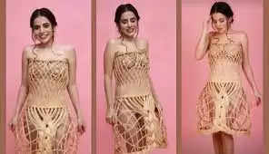 Urfi Javed New Dress: इस बार तो उर्फी ने हद पार कर दी, ऐसी चीज की बनाई ड्रेस जिसकी किसी ने भी नहीं की होगी कल्पना!