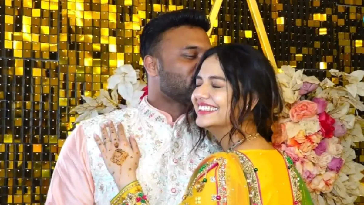 तलाक की खबरों के बीच Divya Agarwal ने शेयर किया शादी का अनदेखा वीडियो, खुद अपने हाथों से बनाई थी वरमाला