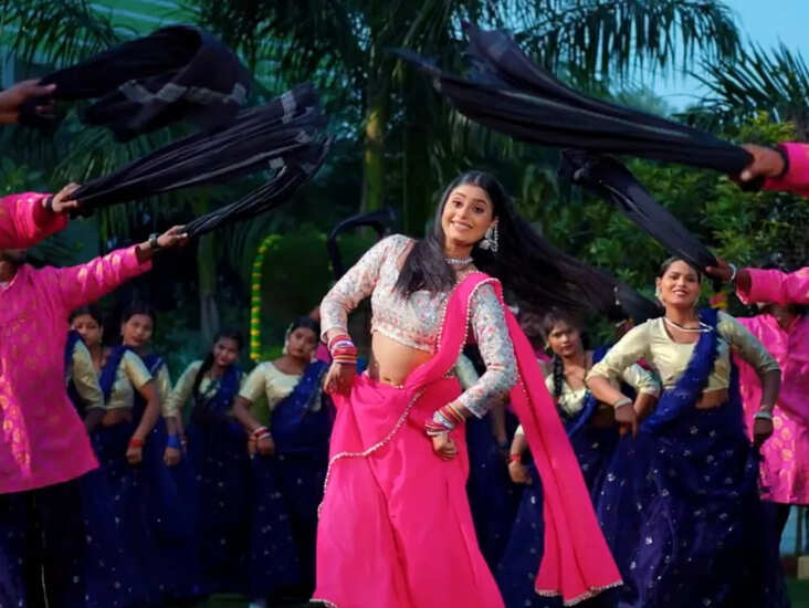 खुशी कक्कड़ का नया भोजपुरी गाना 'जसही लगवनी ओठललिया' रिलीज, काजल की अदाओं ने लूटा फैंस का दिल