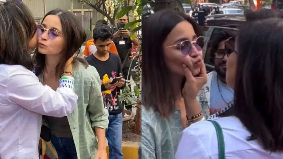 बीच सड़क पर बहू Alia Bhatt पर प्यार बरसाती दिखीं नीतू कपूर, यूजर बोले- 'ओवरएक्टिंग की दुकान'