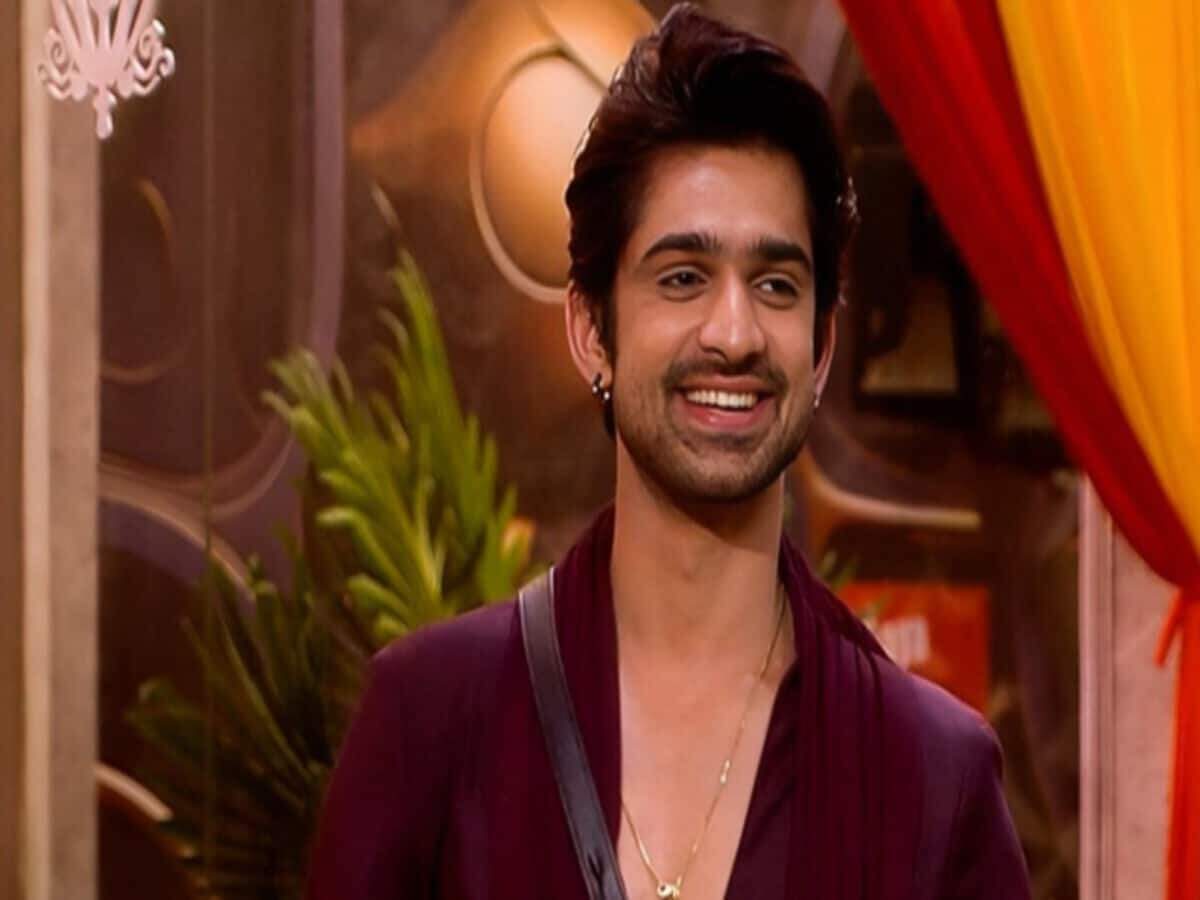 Bigg Boss 17: जीत के ऐलान से पहले मुनव्वर-समर्थ को मिले ये अवॉर्ड, सनी-अरुण को भी मिली ट्रॉफी