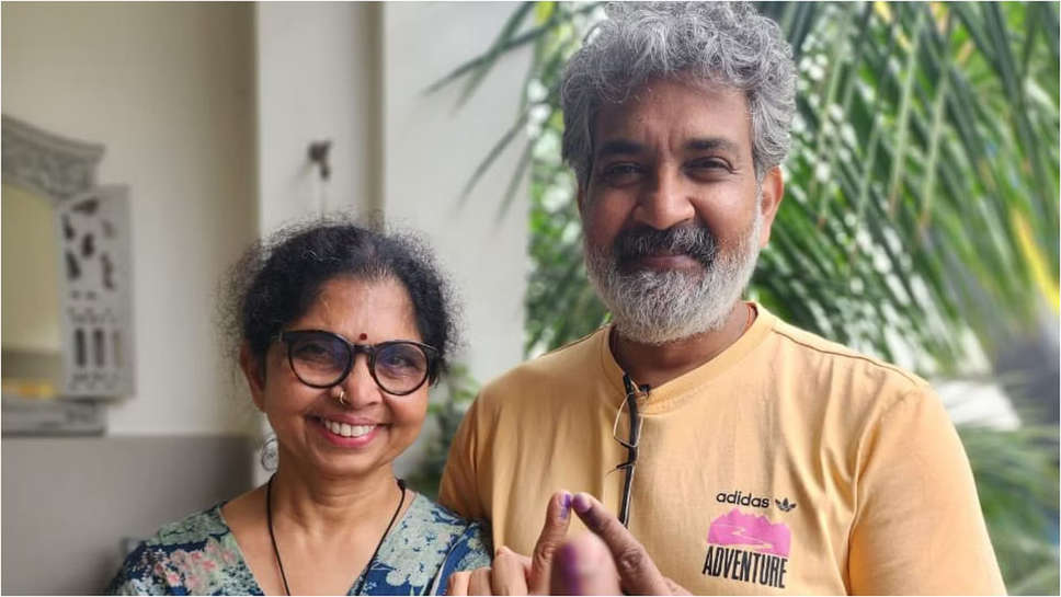 SS Rajamouli: वोट डालने के लिए दुबई से हैदराबाद आए राजामौली, एयरपोर्ट से सीधे पहुंचे पोलिंग बूथ